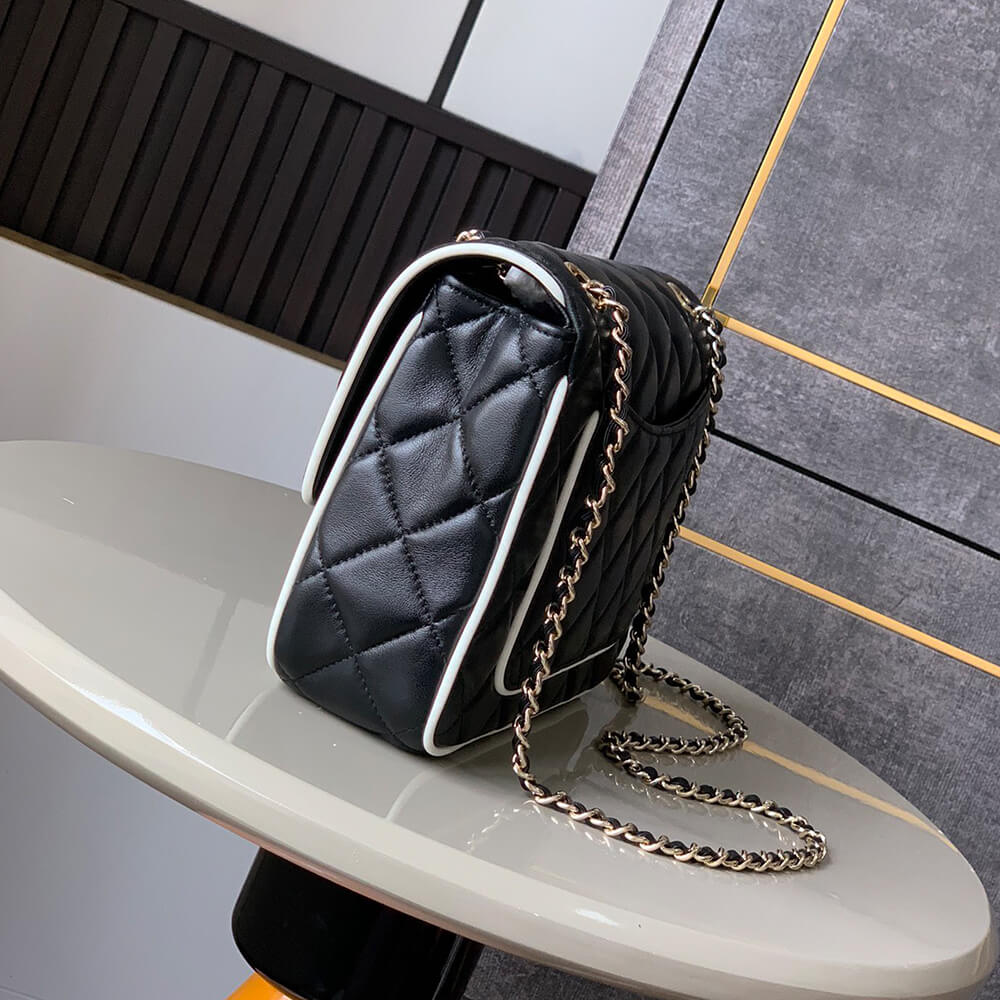 CHANEL Small Flap Bag(HIGH-END GRADE)